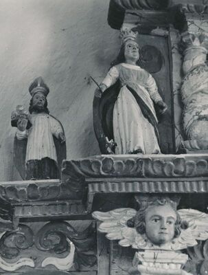 Venac Mrežnički (Duga Resa) - Kapela sv. Benedikta, kipovi sv. Margarete i sv. Nikole na atici