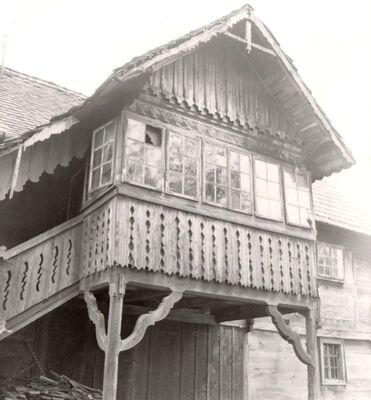 Kuče - Tradicijska drvena katnica, trijem