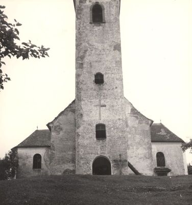 Preseka - Župna crkva sv. Petra apostola, zvonik