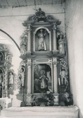 Zvečaj Donji (Duga Resa) - Kapela sv. Ivana Krstitelja, oltar sv. Ivana Nepomuka