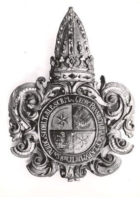 Samobor - Franjevačka crkva Uznesenja Blažene Djevice Marije, grb