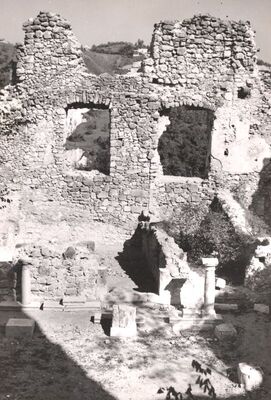 Samobor - Stari grad, gornje dvorište