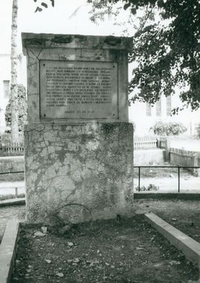 Krašić - Spomenik NOB-e, total