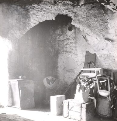 Slavetić - Dvorac Oršić, ostatak peći