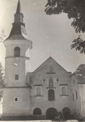 Jastrebarsko - Franjevačka crkva uznesenja Blažene Djevice Marije, glavno pročelje